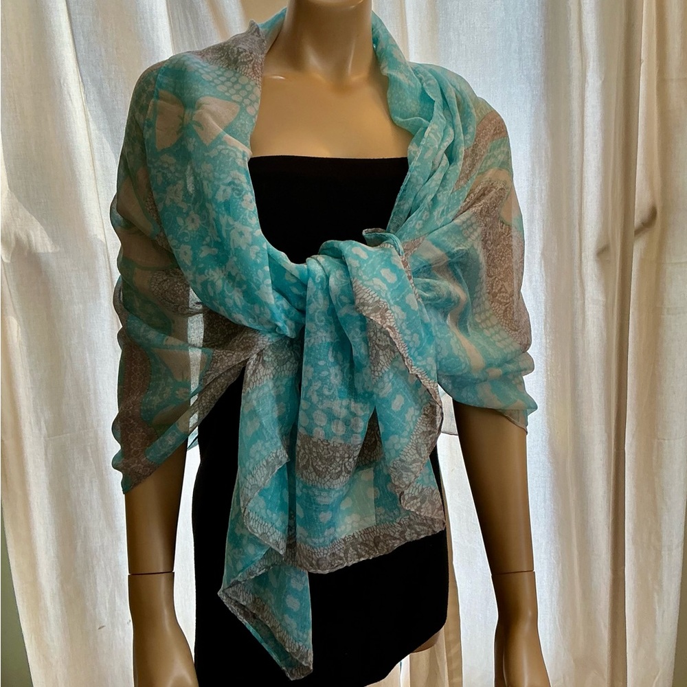 Elegant Blue and Gray Sheer Scarf/shawl